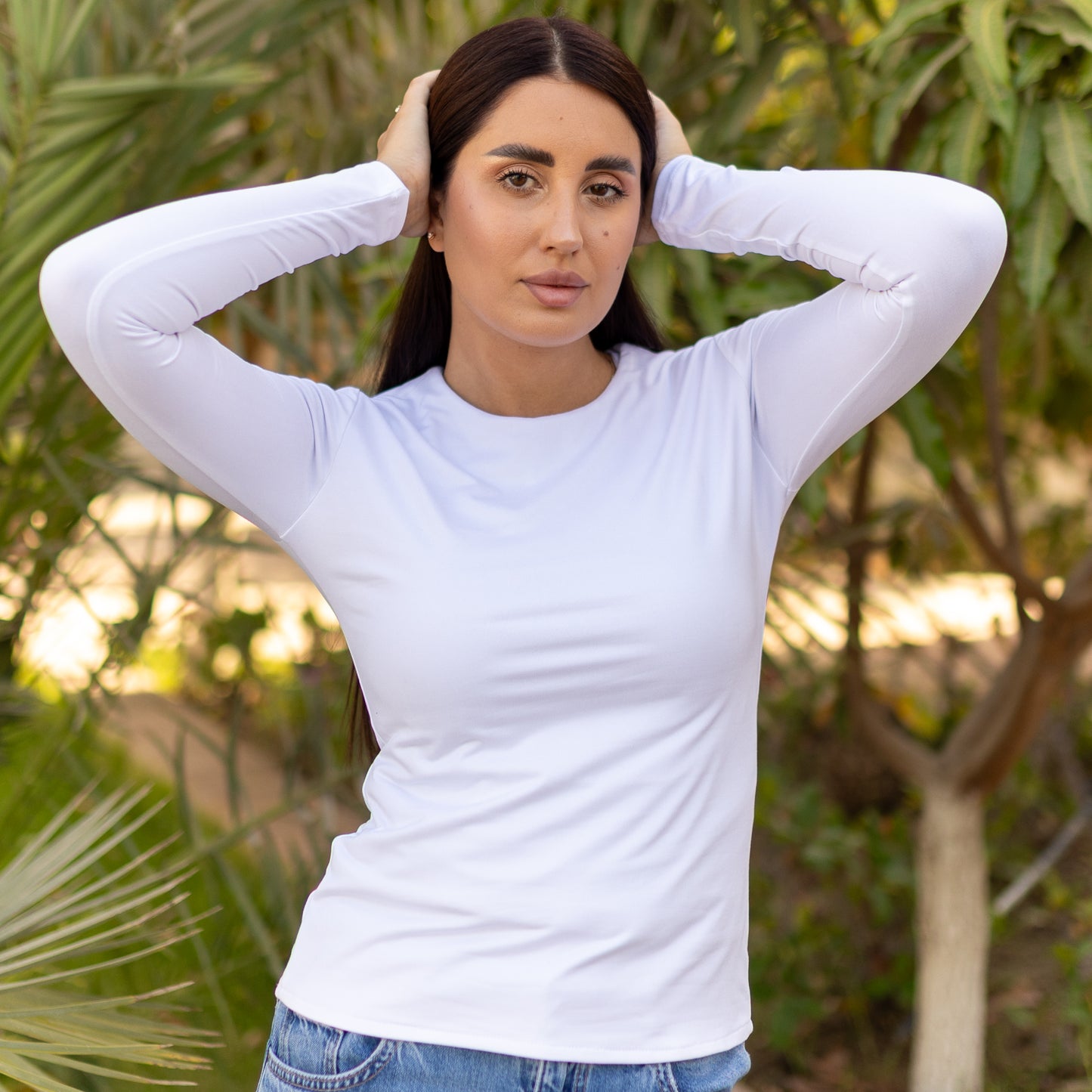 La Reine White Round Neck Long Sleeve Basic Top
