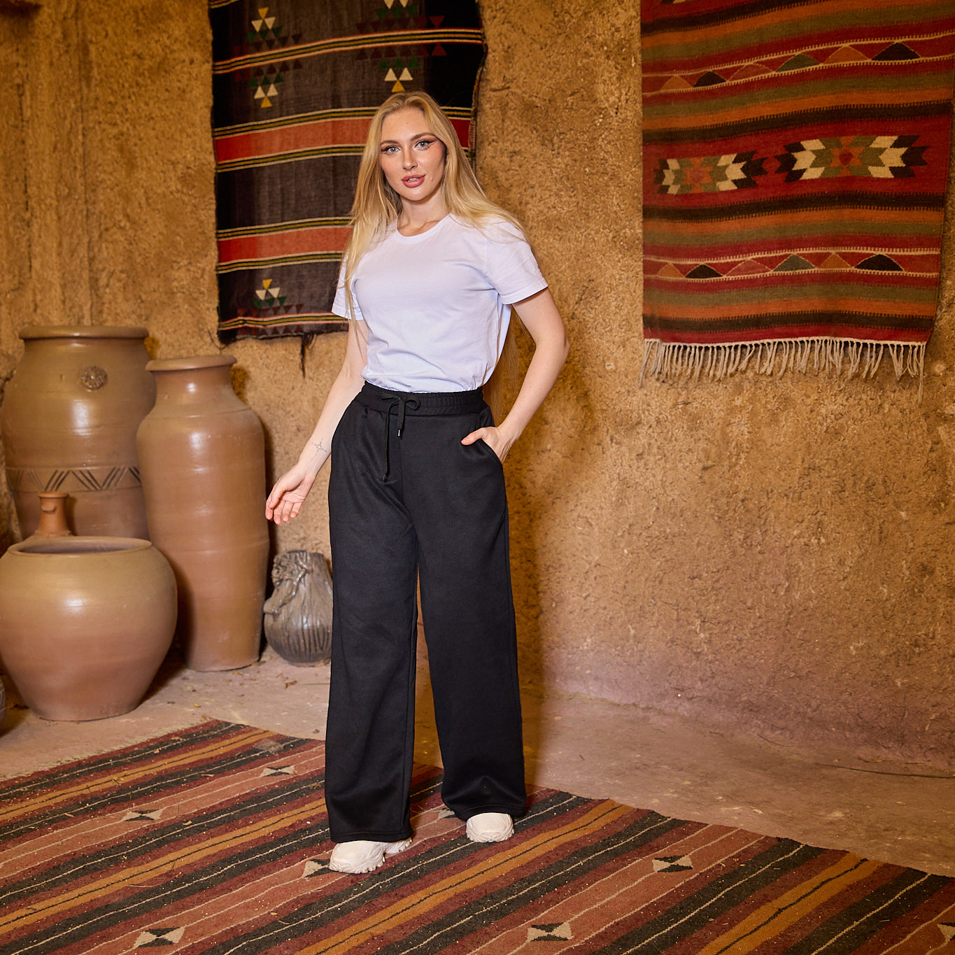 La Reine Black Relaxed Fit Wide-Leg Jogger Pants