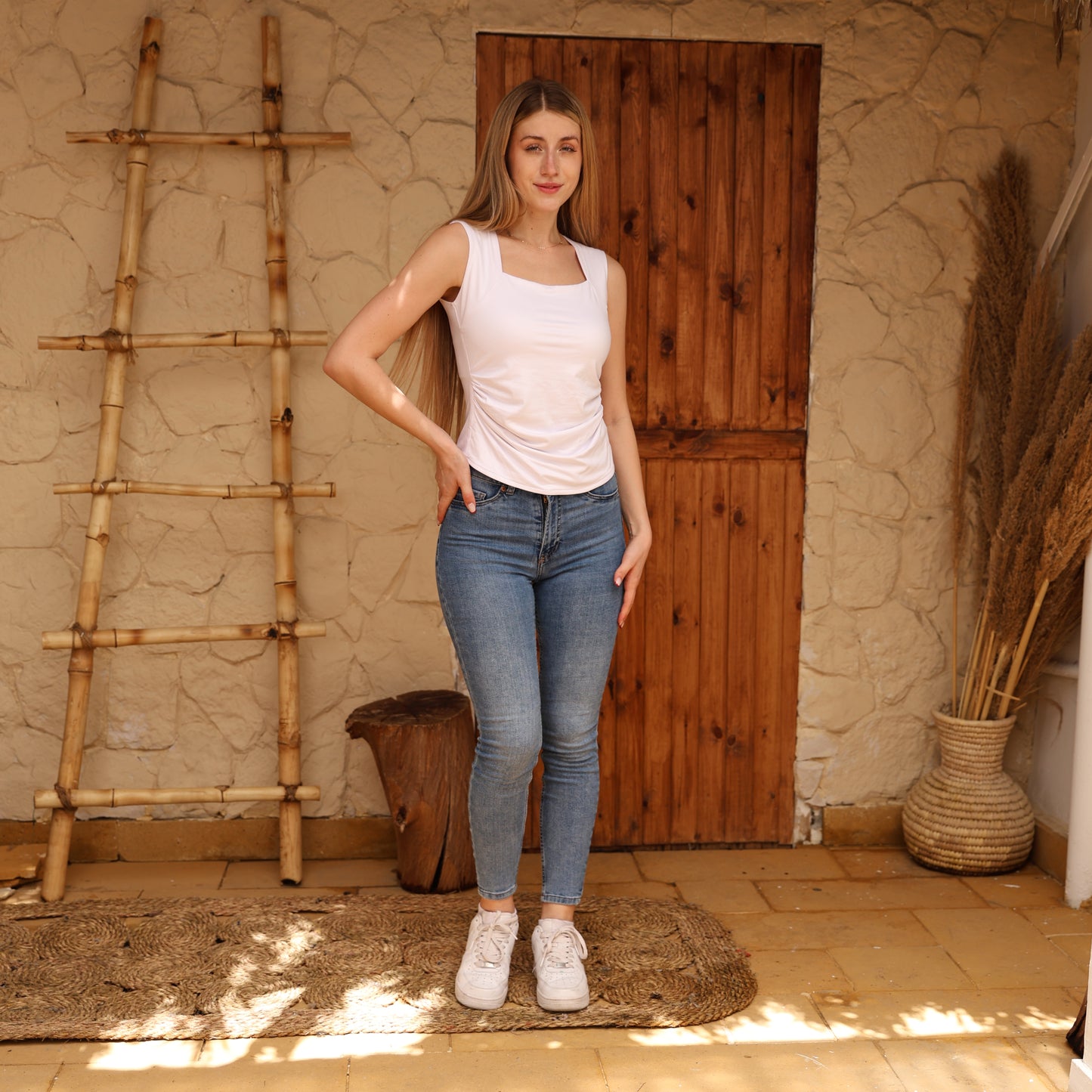 La Reine White Square Neck Sleeveless Basic Top