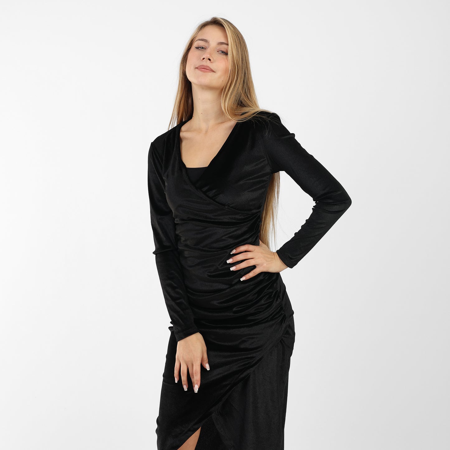 La Reine Black Elegant Wrap Velvet Midi Dress