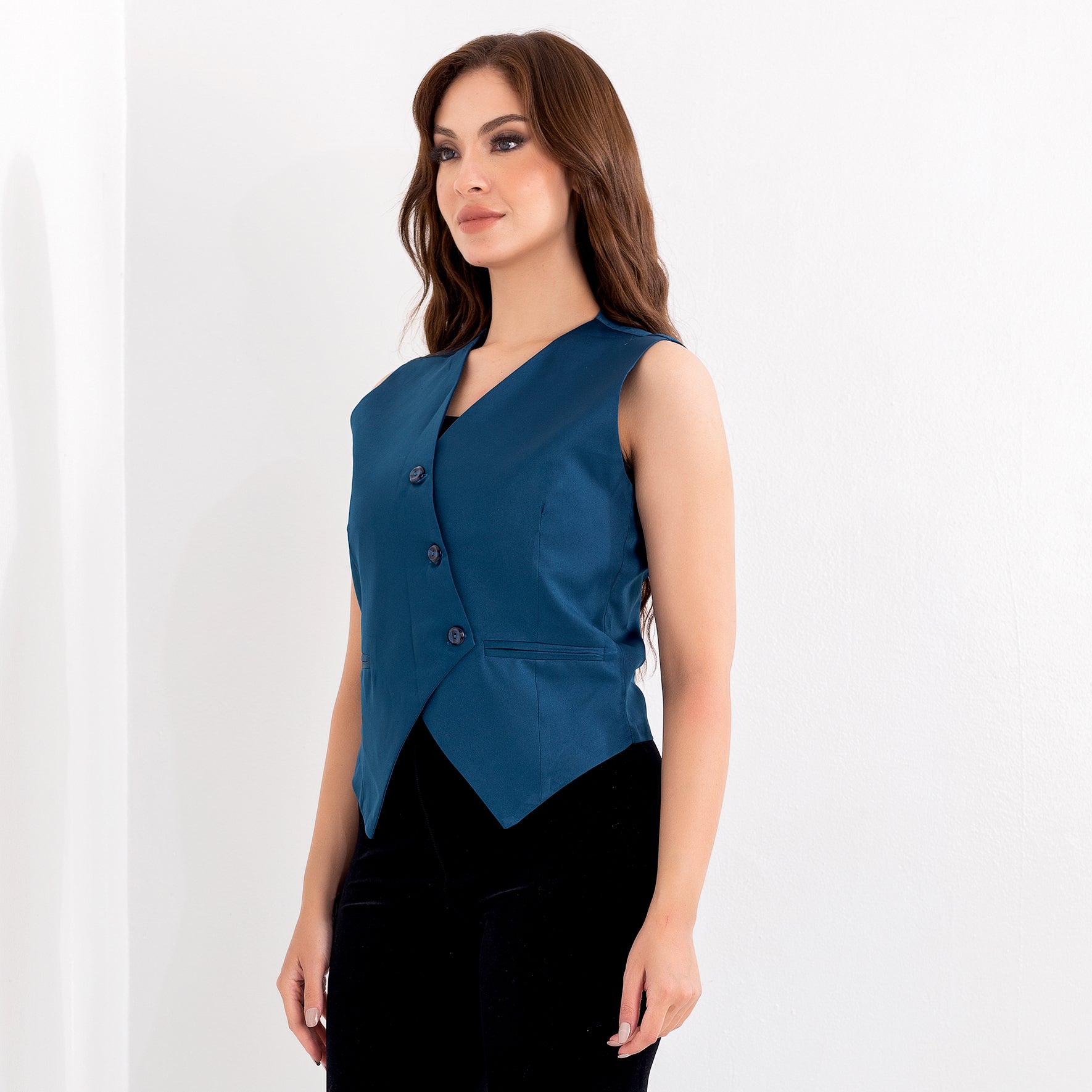 سترة La Reine ذات 3 أزرار ملفوفة باللون الأزرق الداكن 