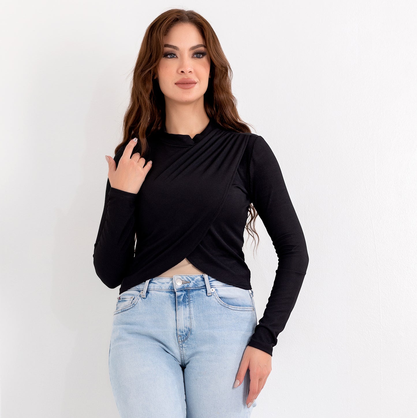 La Reine Black Fitted Pleated Wrap Basic Top