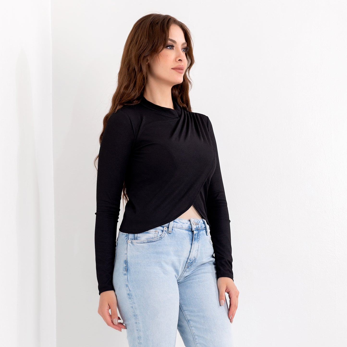 La Reine Black Fitted Pleated Wrap Basic Top