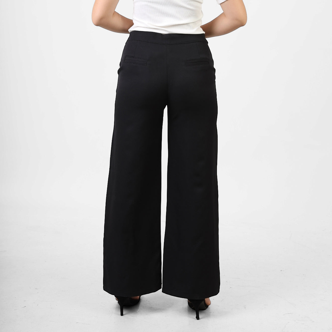 La Reine Cropped Wide Pants Black