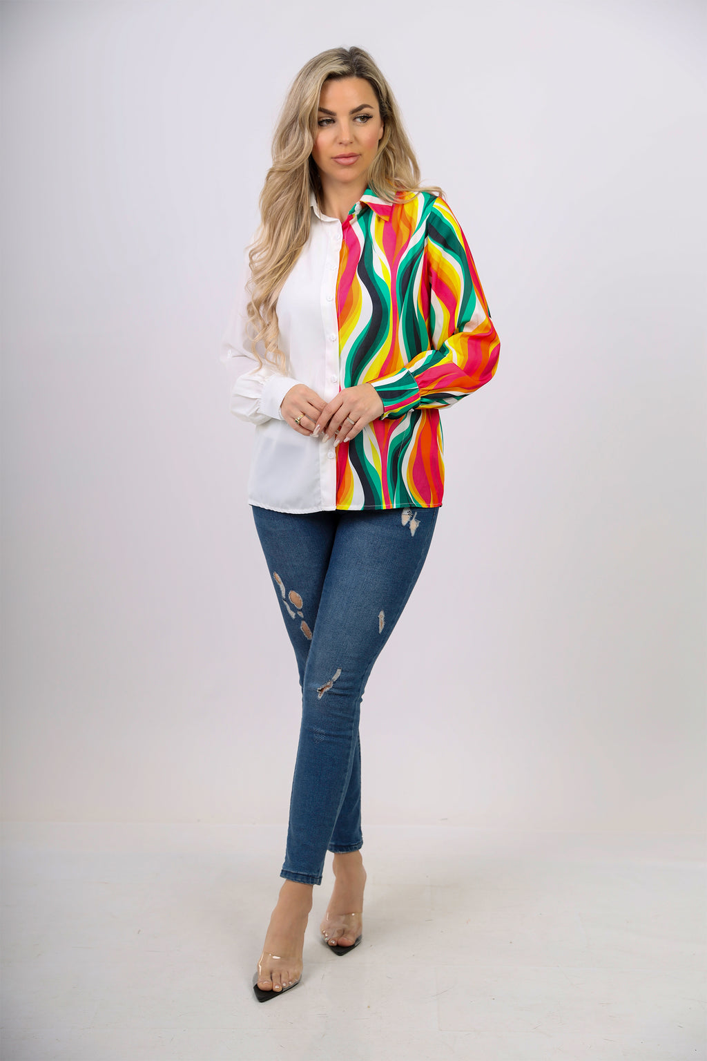 بلوزة La Reine بلونين باللونين الأبيض والمموج