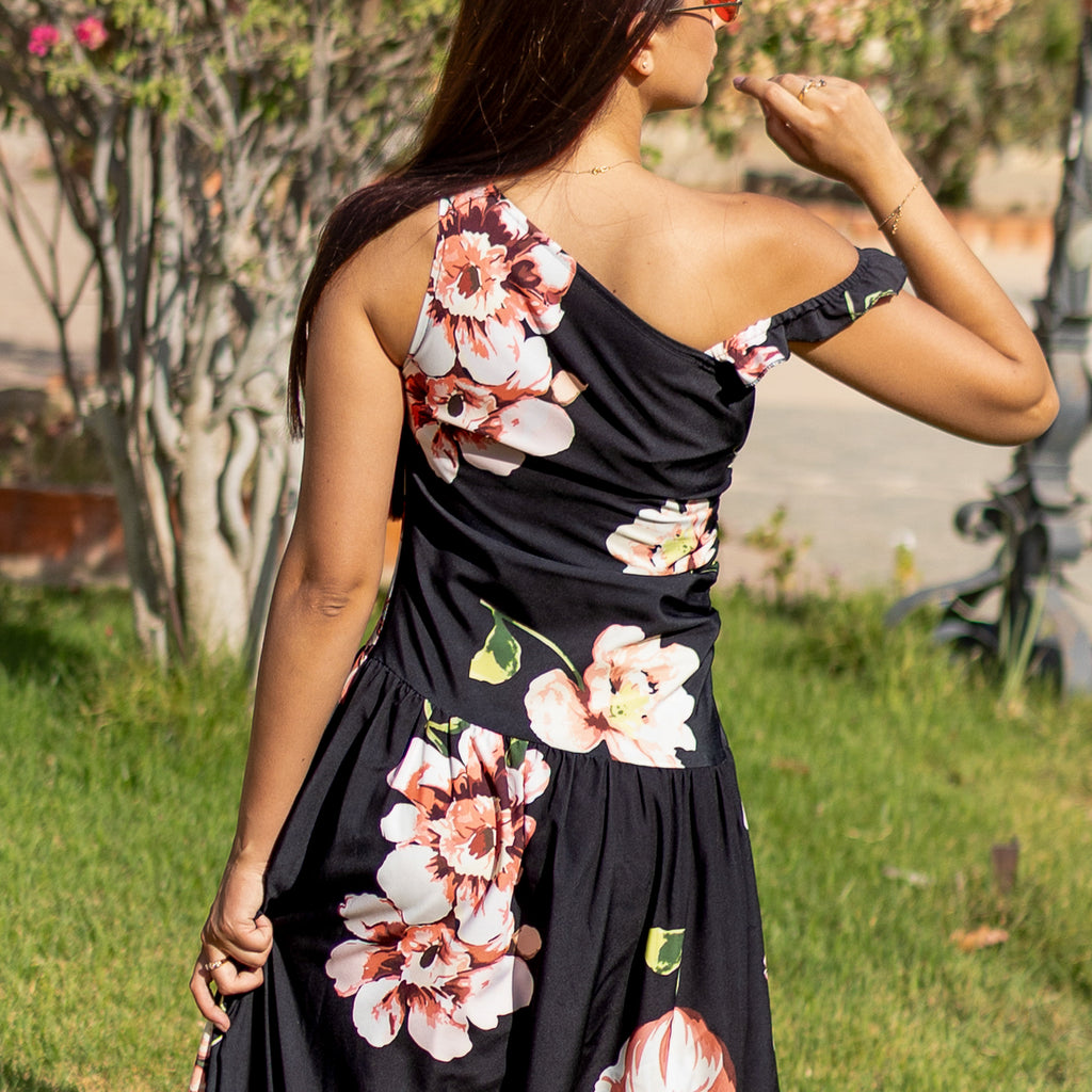 La Reine Patterned Floral on Black Sleeveless Maxi Dress