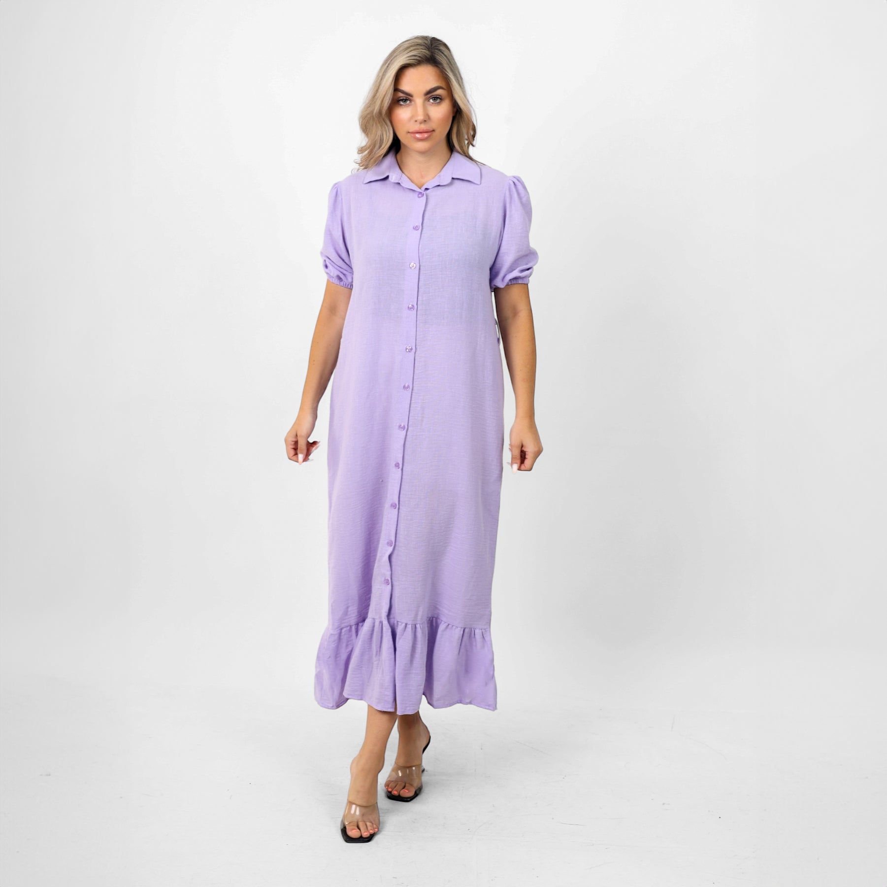 فستان قصير الأكمام منتفخ بحافة مكشكشة من La Reine Lila مع حزام 