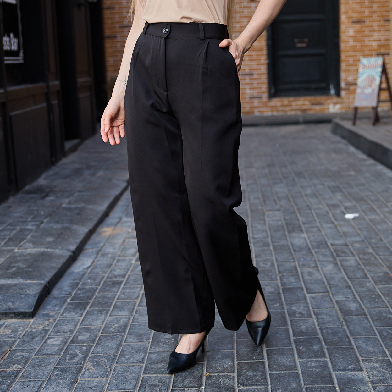 La Reine Classic Black Straight Leg