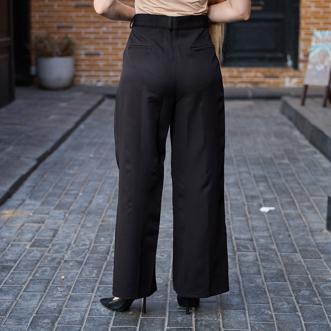 La Reine Classic Black Straight Leg