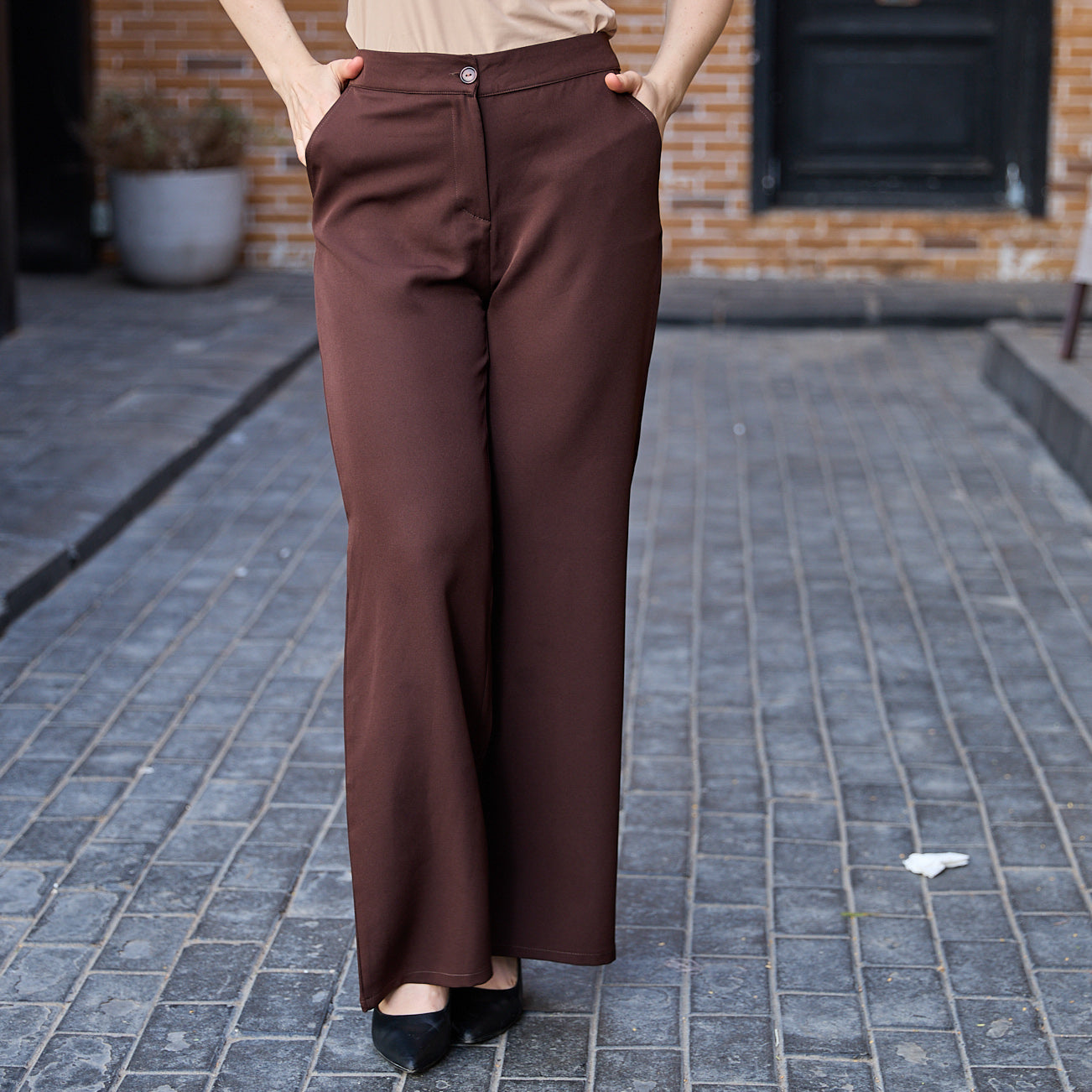 La Reine Classic Brown Straight Leg