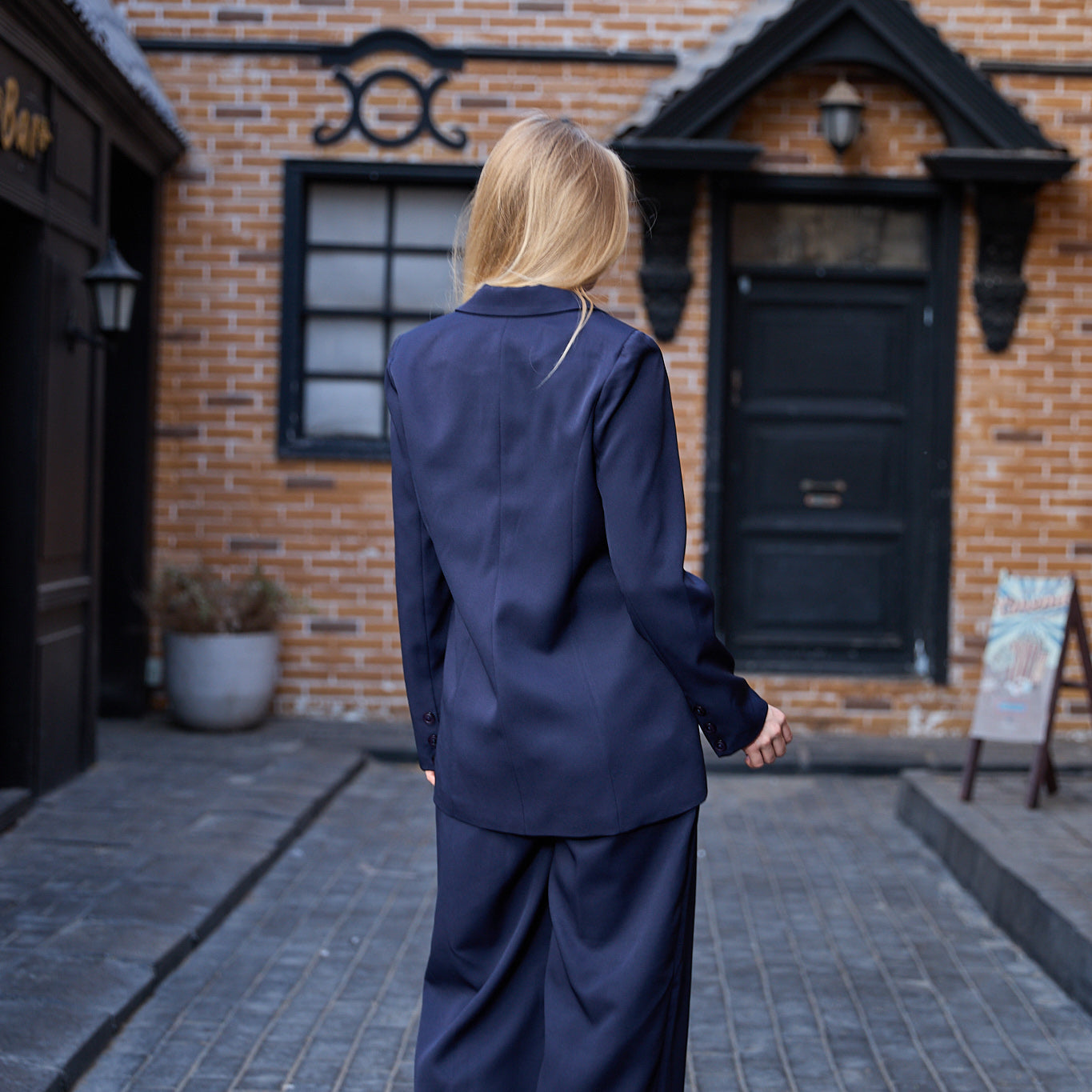 La Reine Blue Black Collar Front Buttons Blazer