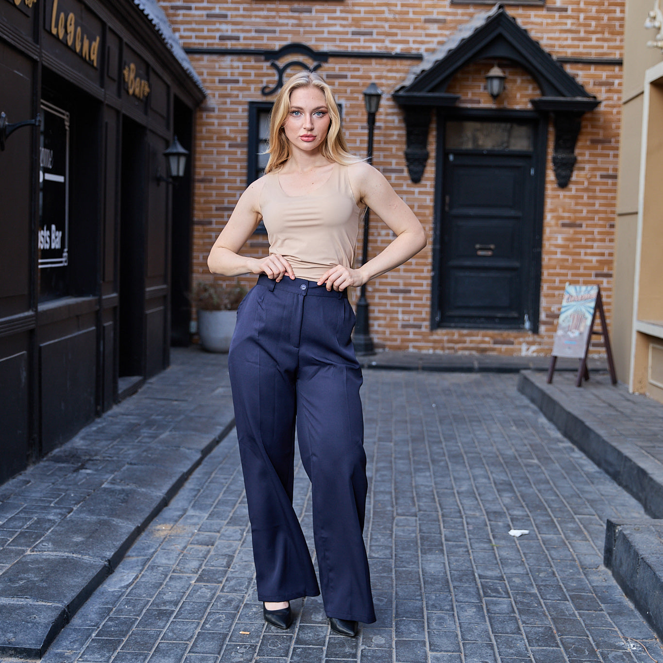 La Reine Classic Blue Black Straight Leg