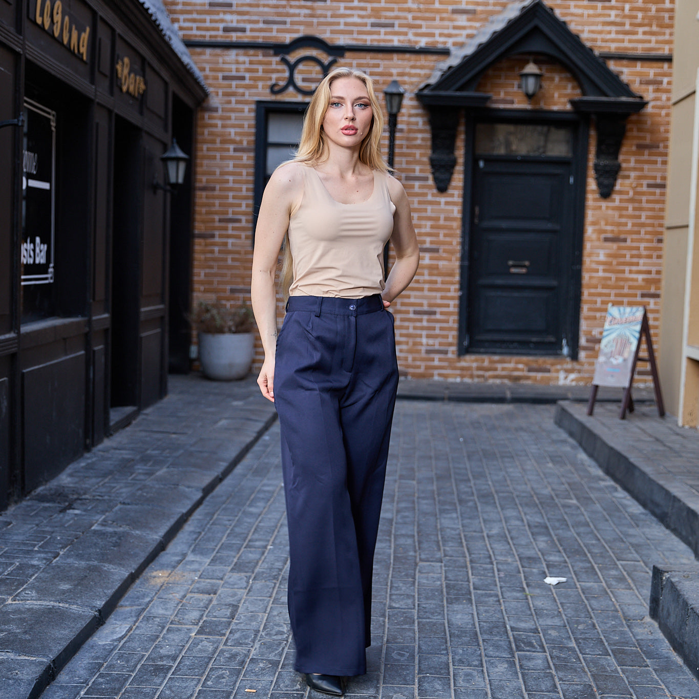 La Reine Classic Blue Black Straight Leg