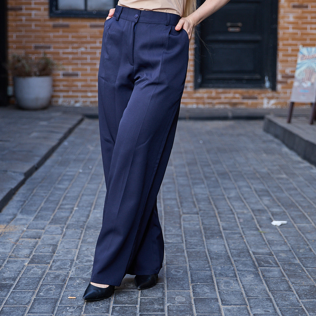 La Reine Classic Blue Black Straight Leg