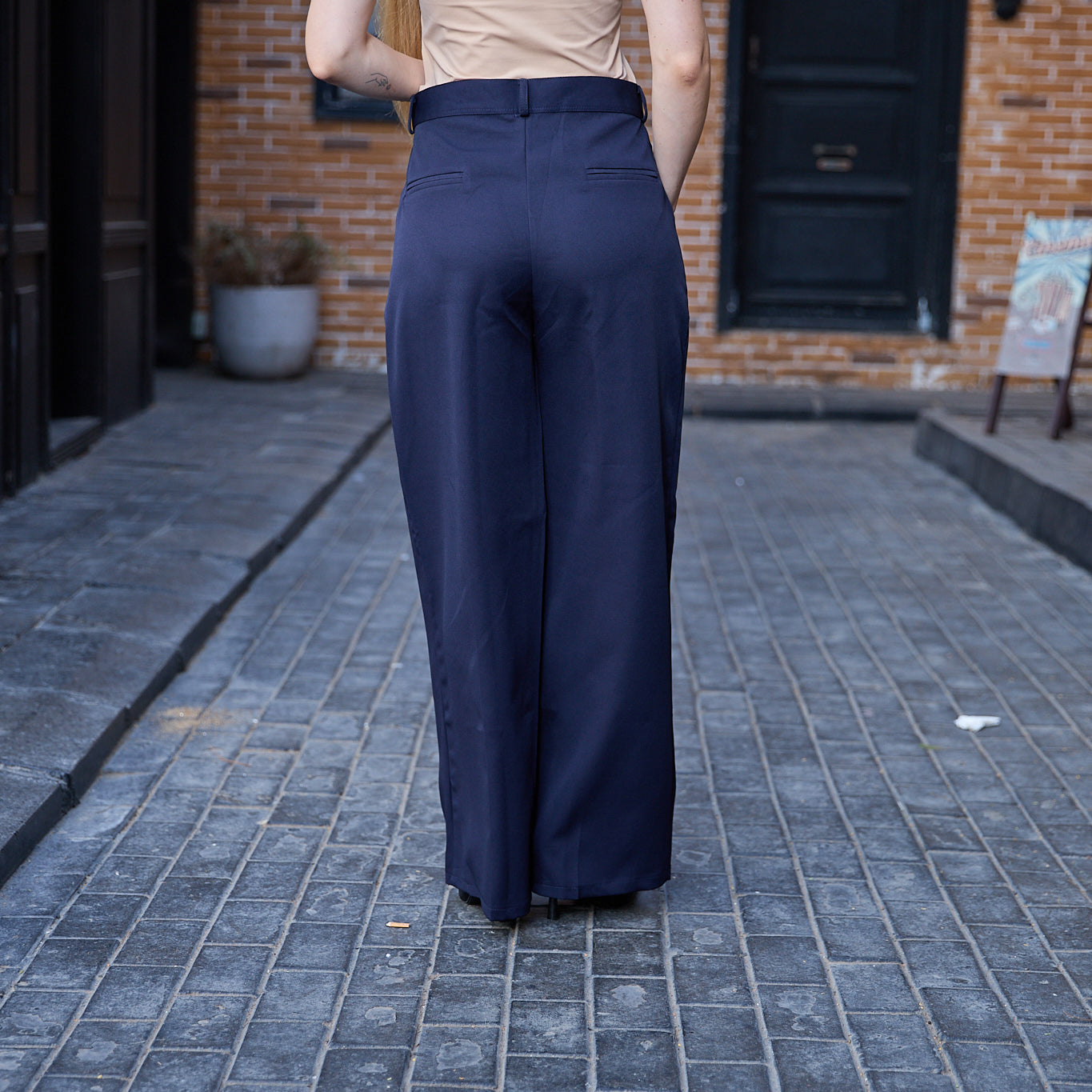 La Reine Classic Blue Black Straight Leg