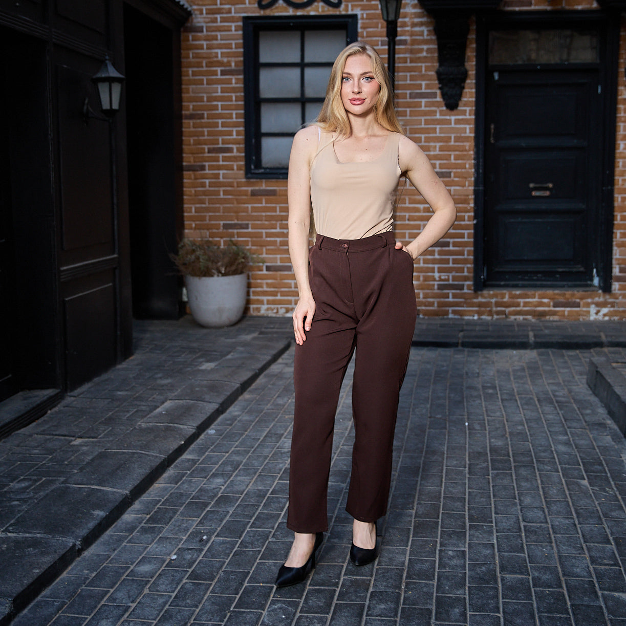 La Reine Brown Classic Narrow Leg Pants