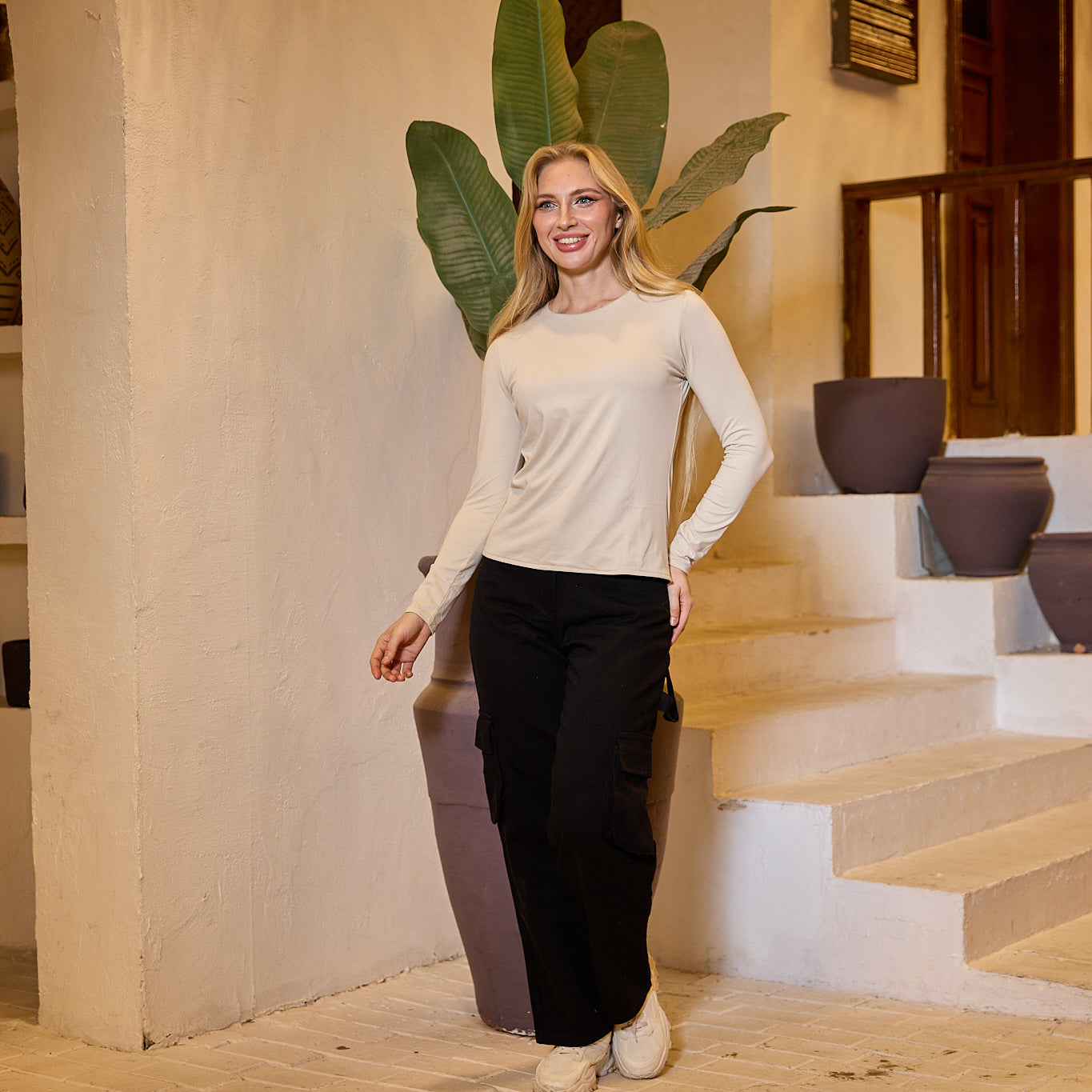 La Reine Round Neck Beige Long Sleeve Basic Top