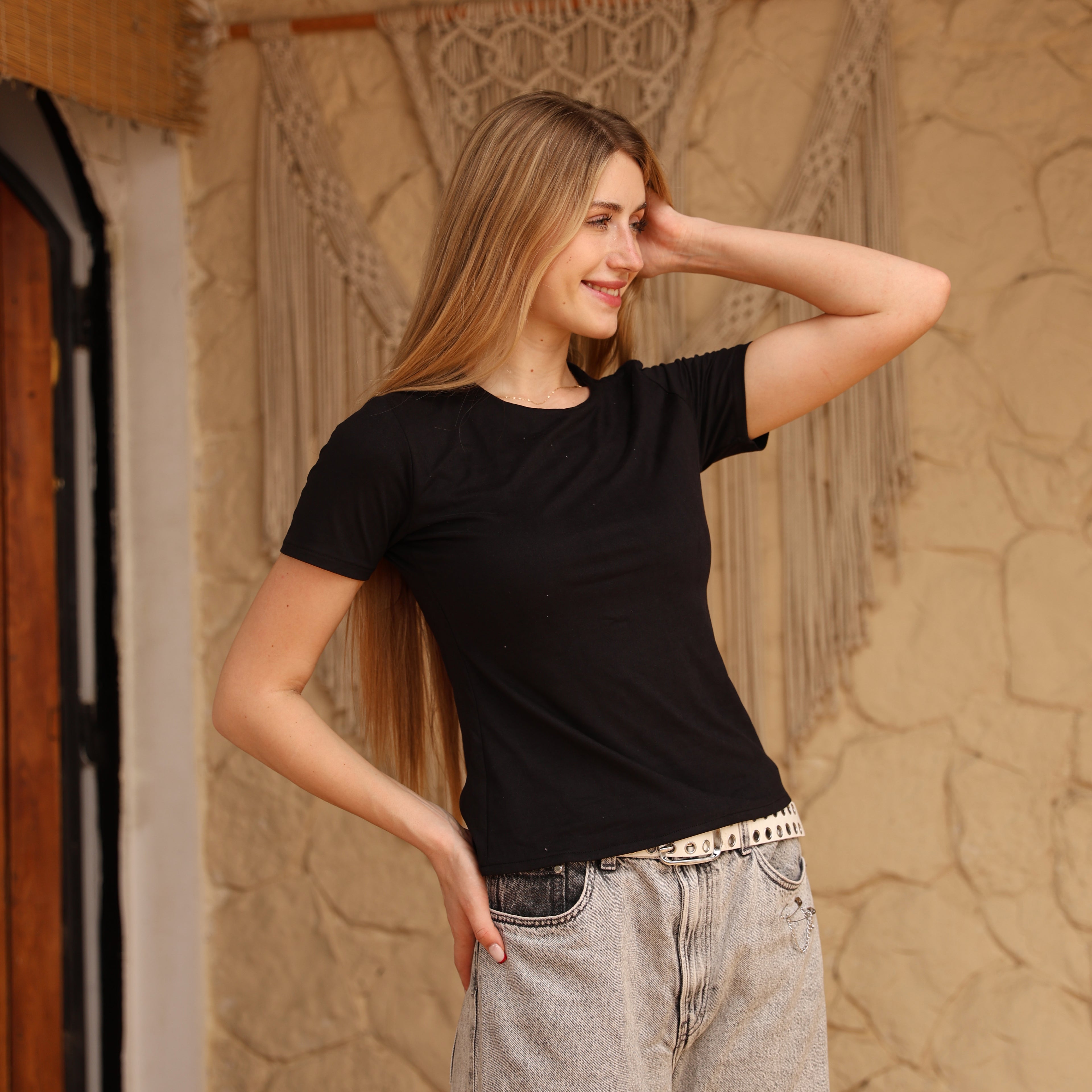 La Reine Black Round Neck Short Sleeve Basic Top