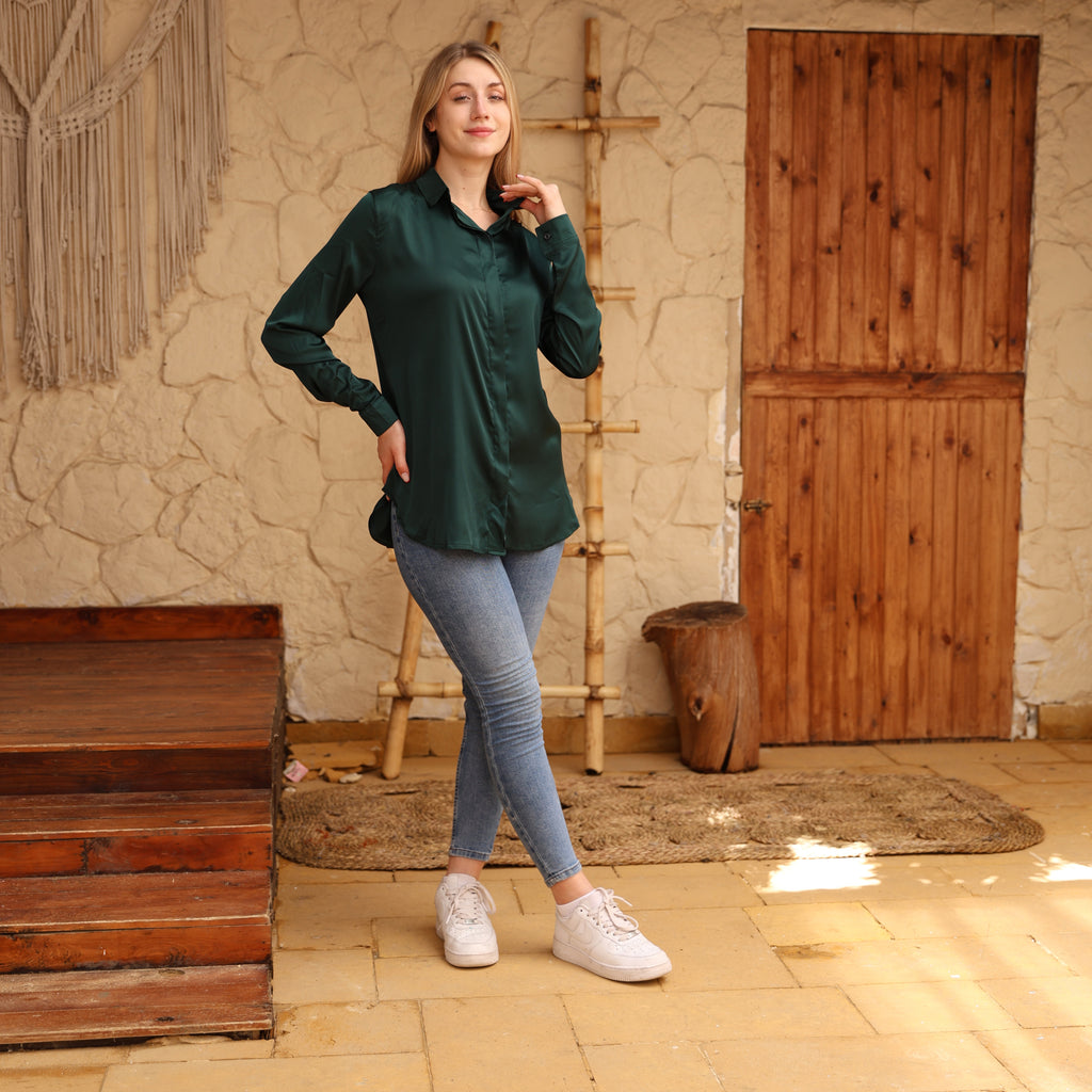 قميص La Reine الأنيق من الساتان الزيتوني