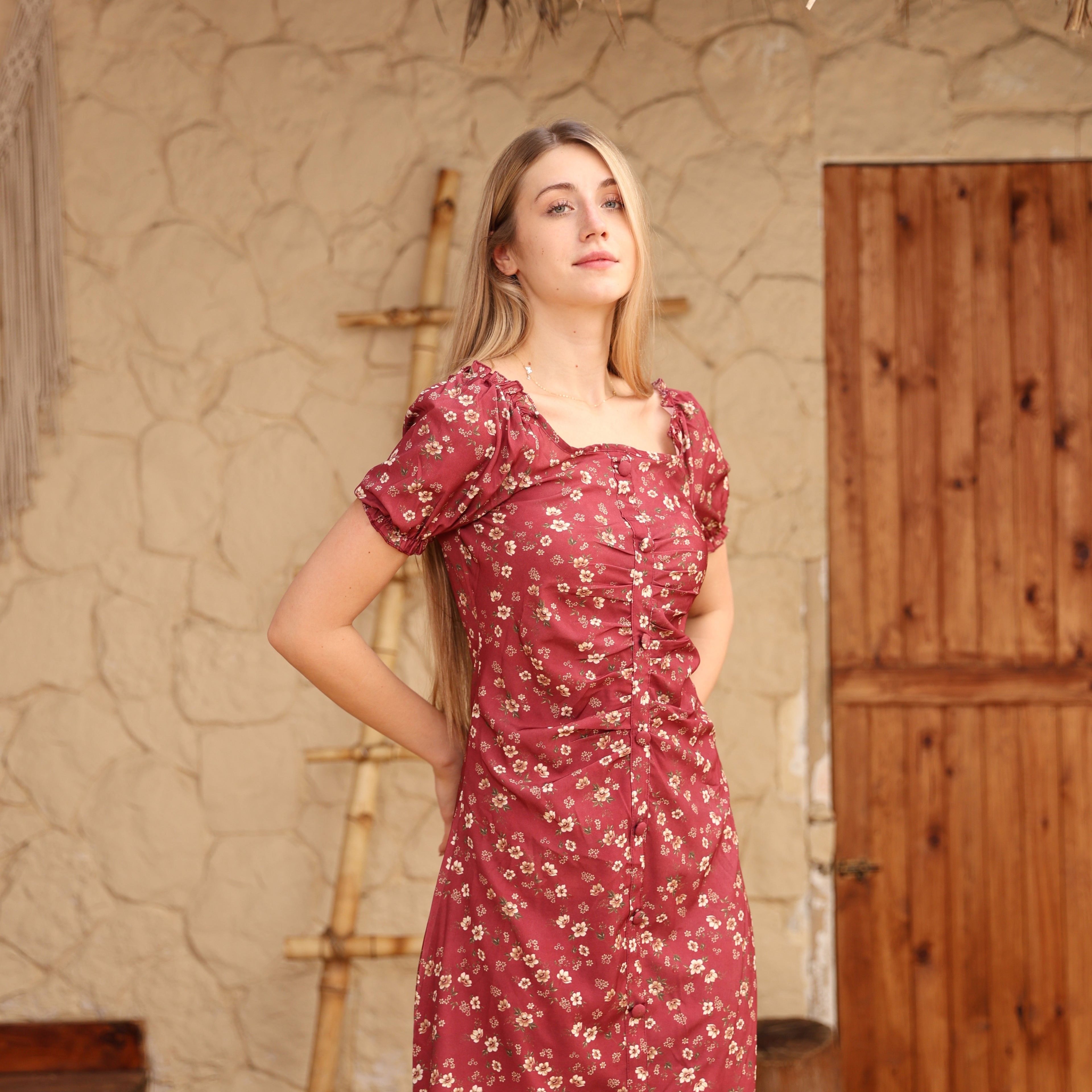 فستان لا رين الزهري البورغندي بأكمام منفوخة ضيقة