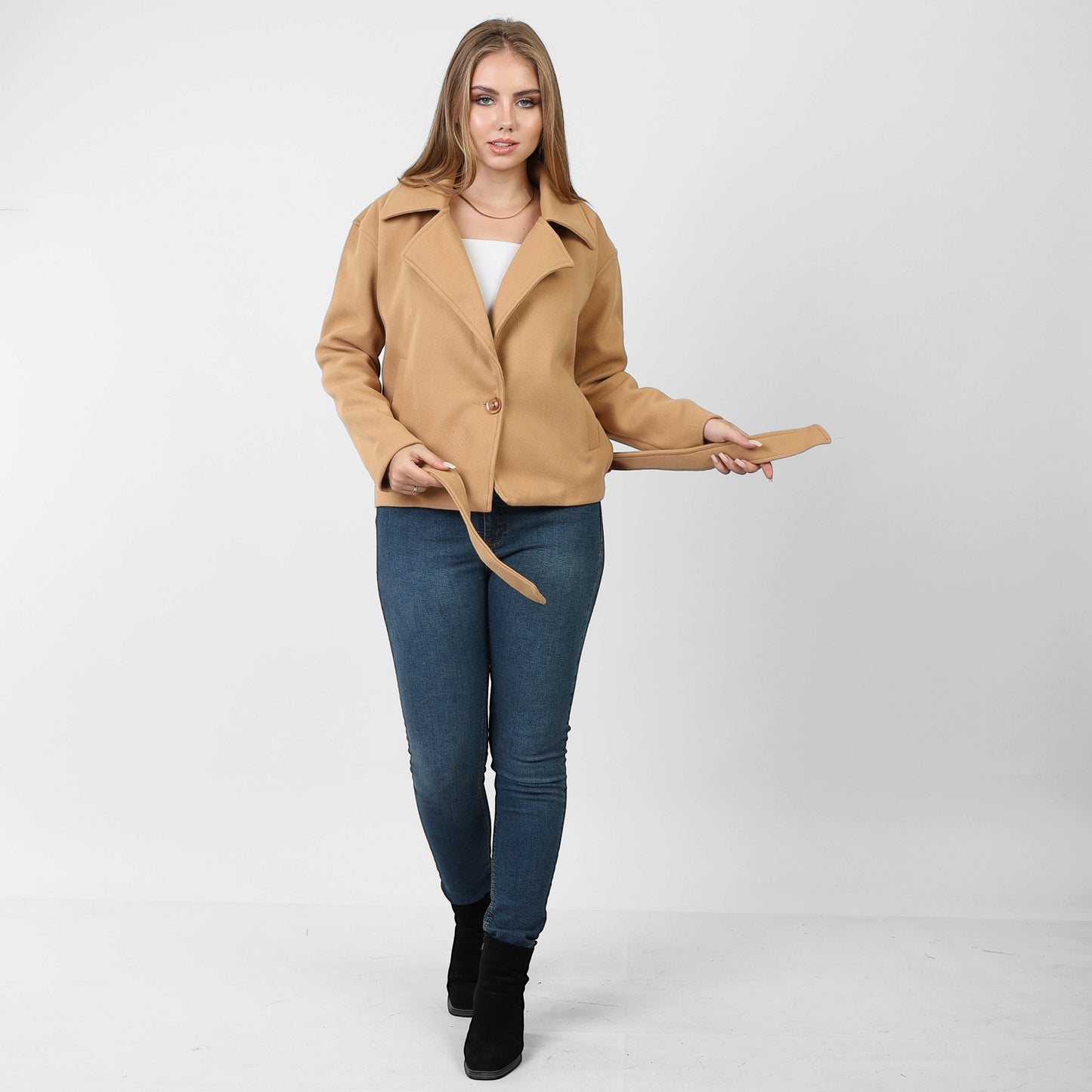 La Reine Short Woolen Beige Coat with Belt