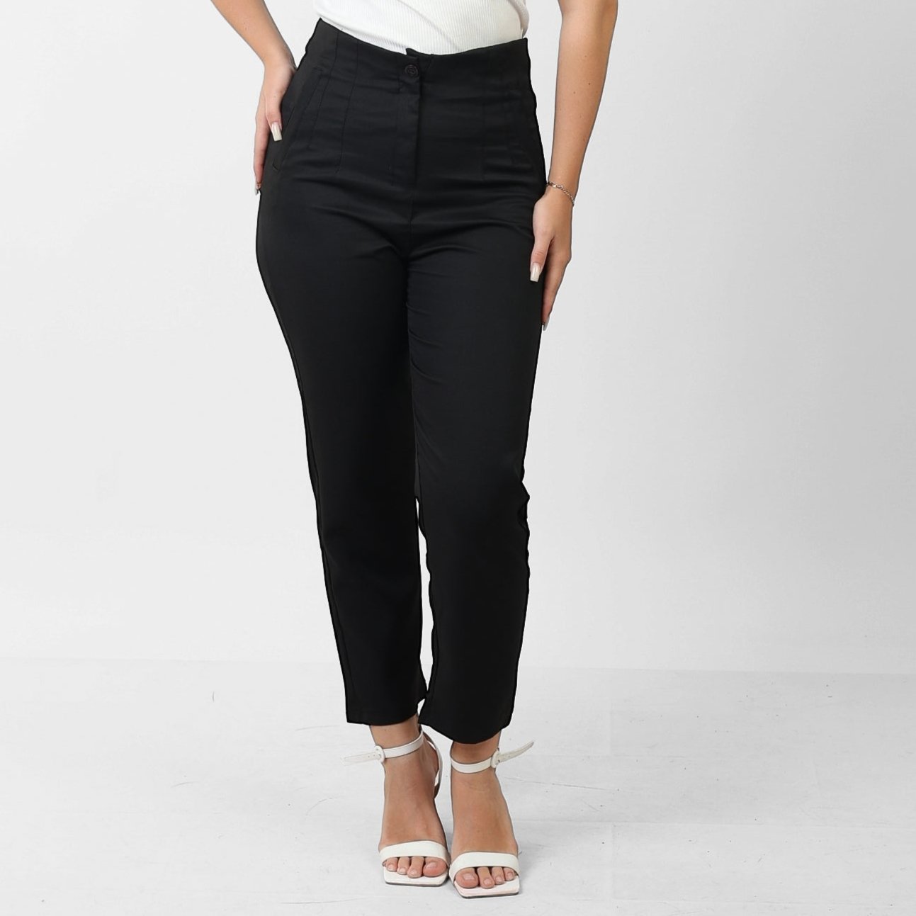 La Reine Classic Narrow Leg Black Pants