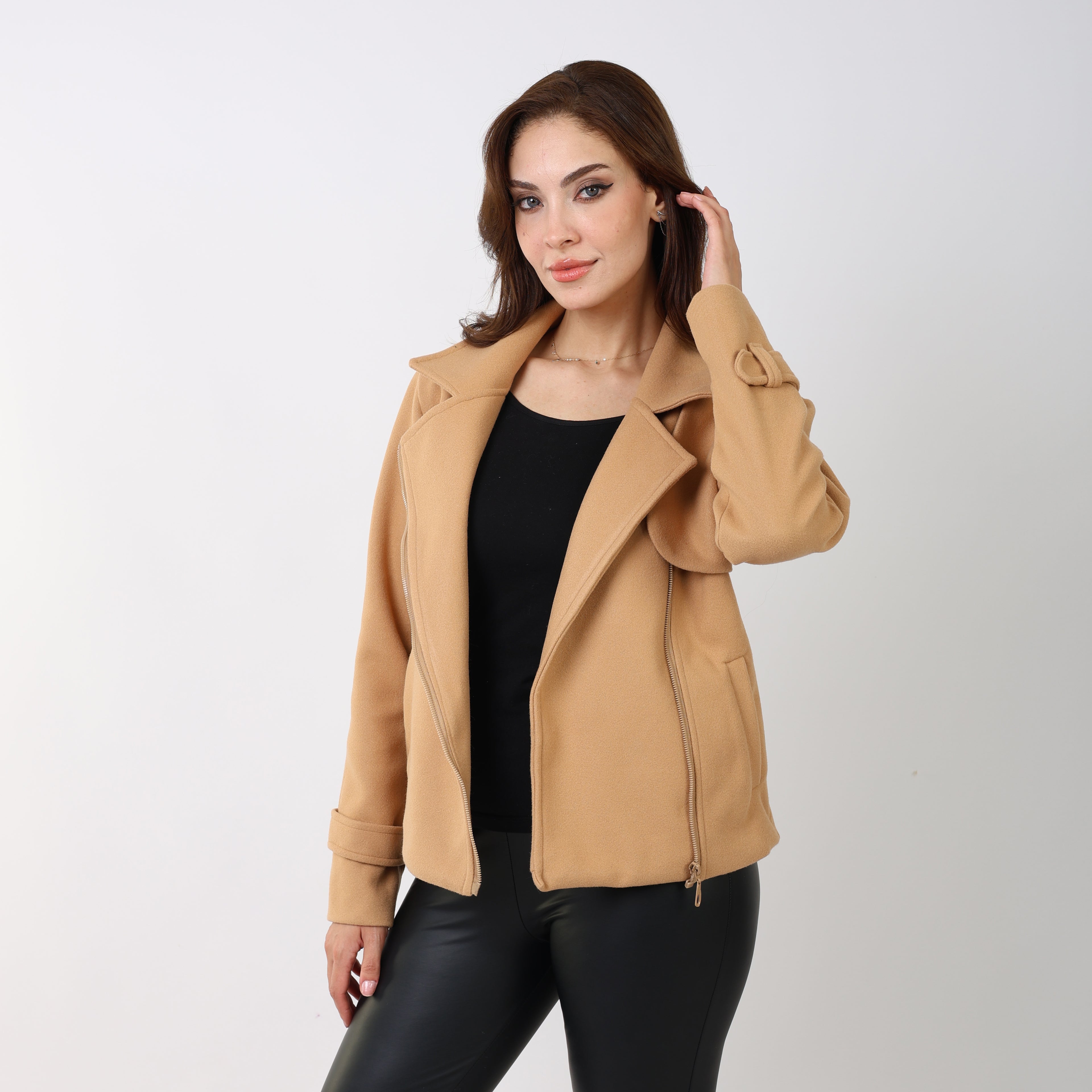 La Reine Short Woolen Beige Coat with Zipper