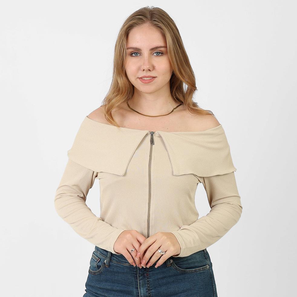 La Reine Beige Off Shoulder Long Sleeve Top with Zipper