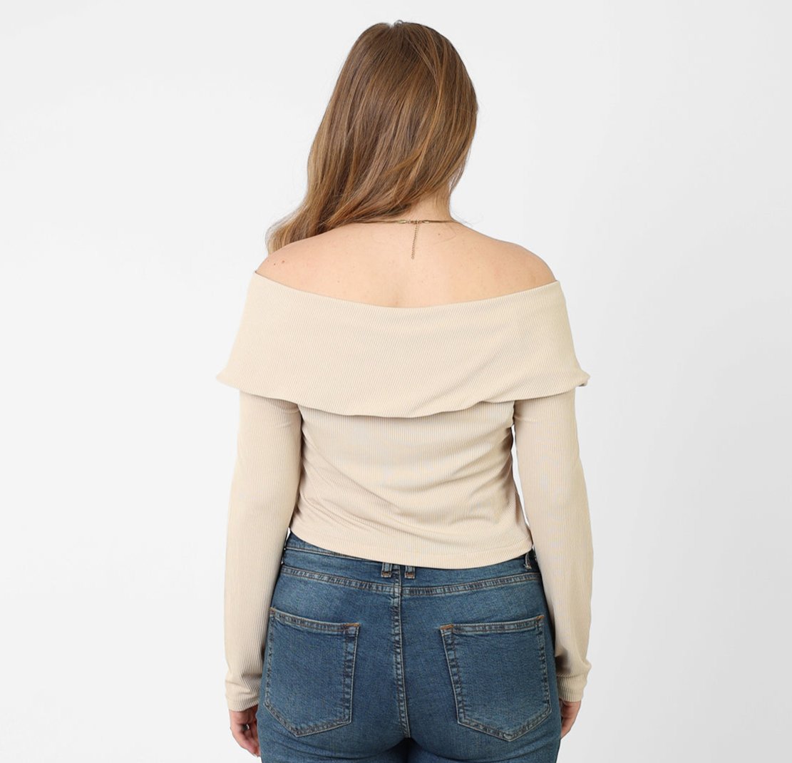 La Reine Beige Off Shoulder Long Sleeve Top with Zipper