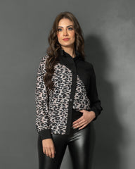 بلوزة La Reine بلونين ملفوفة بطبعة الفهد