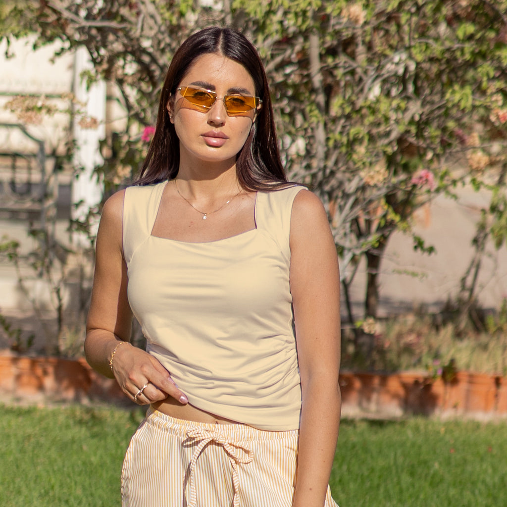 La Reine Beige Square Neck Sleeveless Basic Top