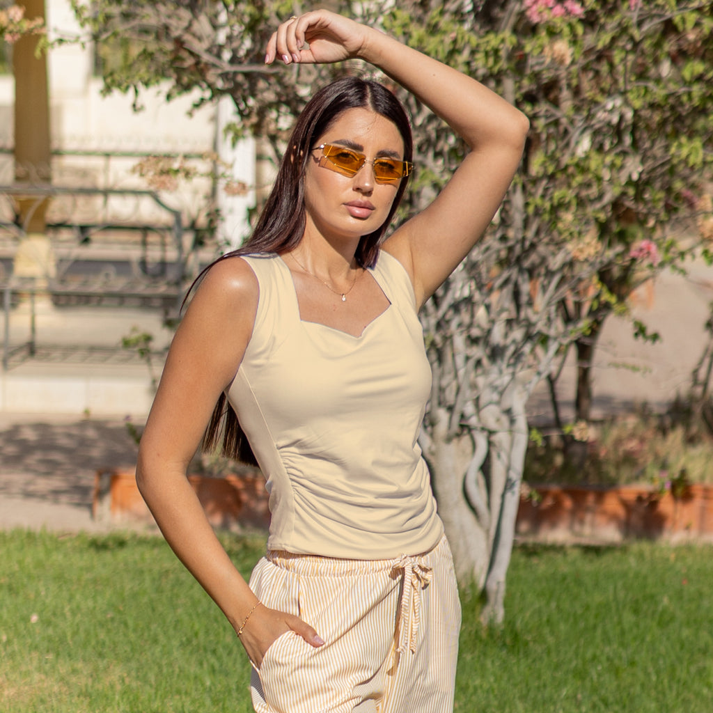 La Reine Beige Square Neck Sleeveless Basic Top