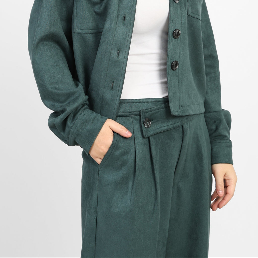 بنطال La Reine من جلد الغزال الزيتوني واسع الساق 