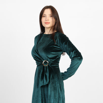 La Reine Green Elegant Velvet Dress with Waist Cinching Gold Buckle Detail