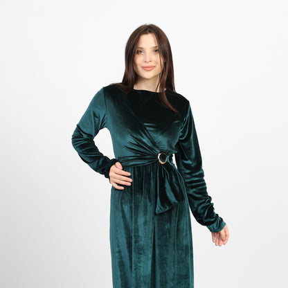 La Reine Green Elegant Velvet Dress with Waist Cinching Gold Buckle Detail