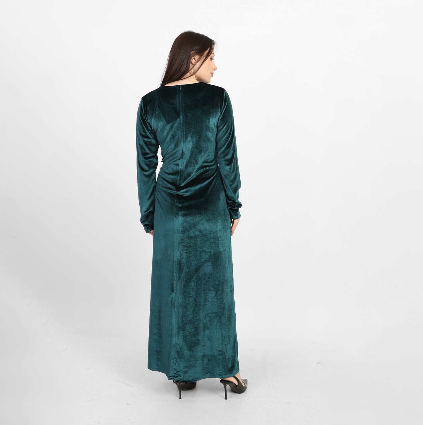 La Reine Green Elegant Velvet Dress with Waist Cinching Gold Buckle Detail