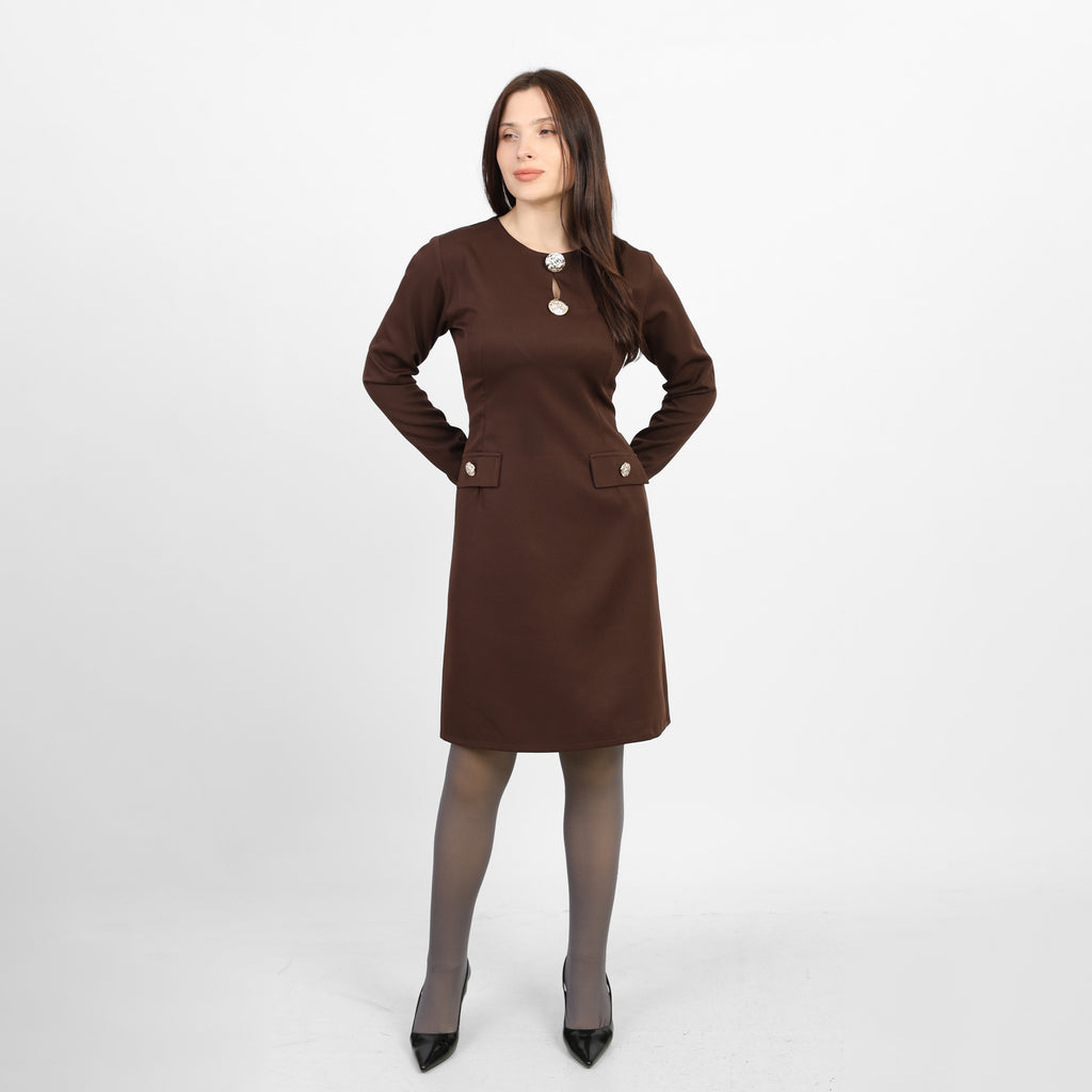 فستان قصير أنيق بأكمام طويلة من لا رين براون مزين بدبابيس 