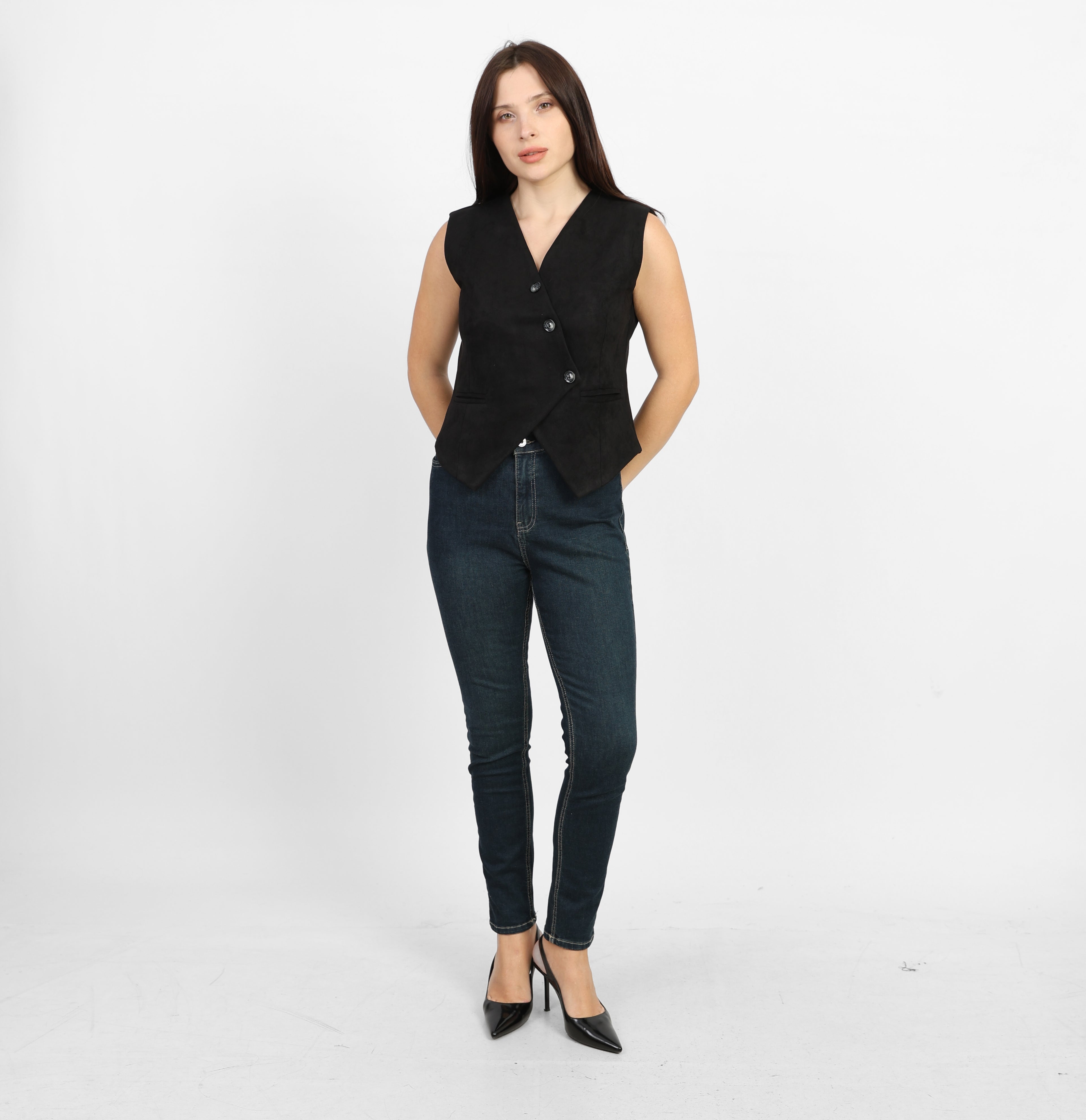 صدرية كلاسيكية من جلد الغزال الأسود من لا رين بياقة على شكل حرف V 