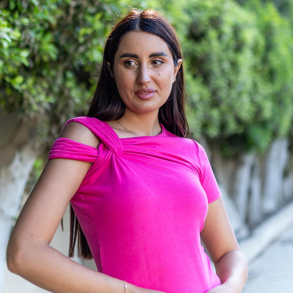 La Reine Fuchsia Edge One-Shoulder Tee Basic Top